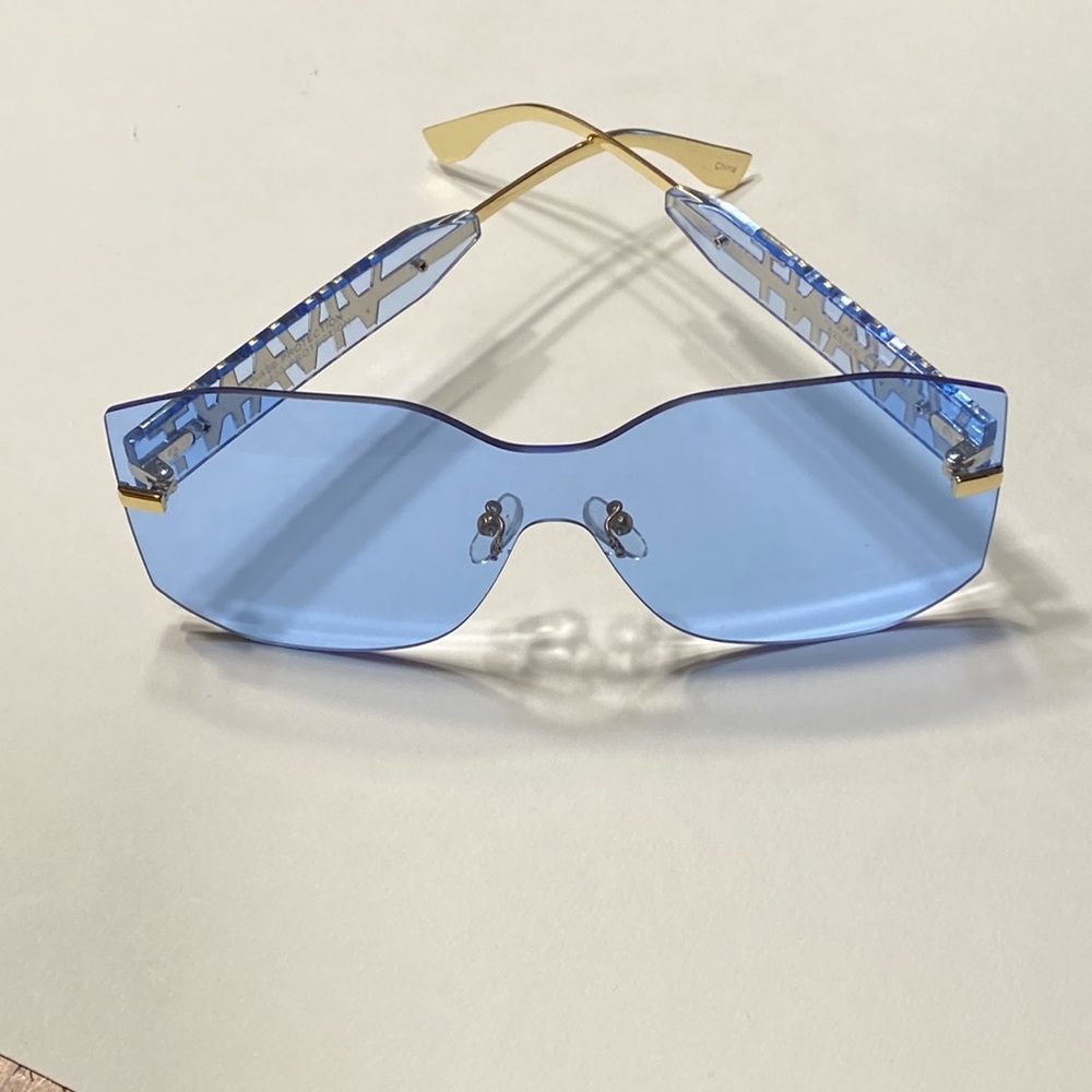 Vivant Stylish Blue and Gold Oversized Sunglasses